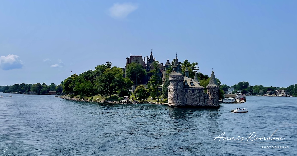 Visiter les Mille-Îles en faisant une activité croisière au château Boldt