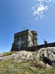 Tour Cabot avec sin étoile au centre au lieu historique national Signal Hill