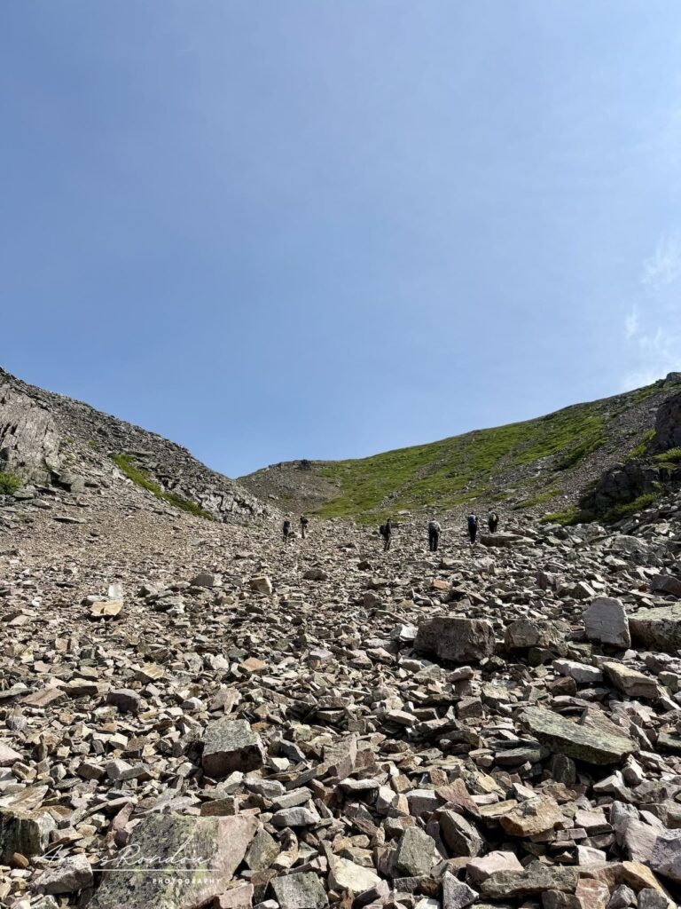 Randonnée dans l'éboulis du Mont Gros-Morne