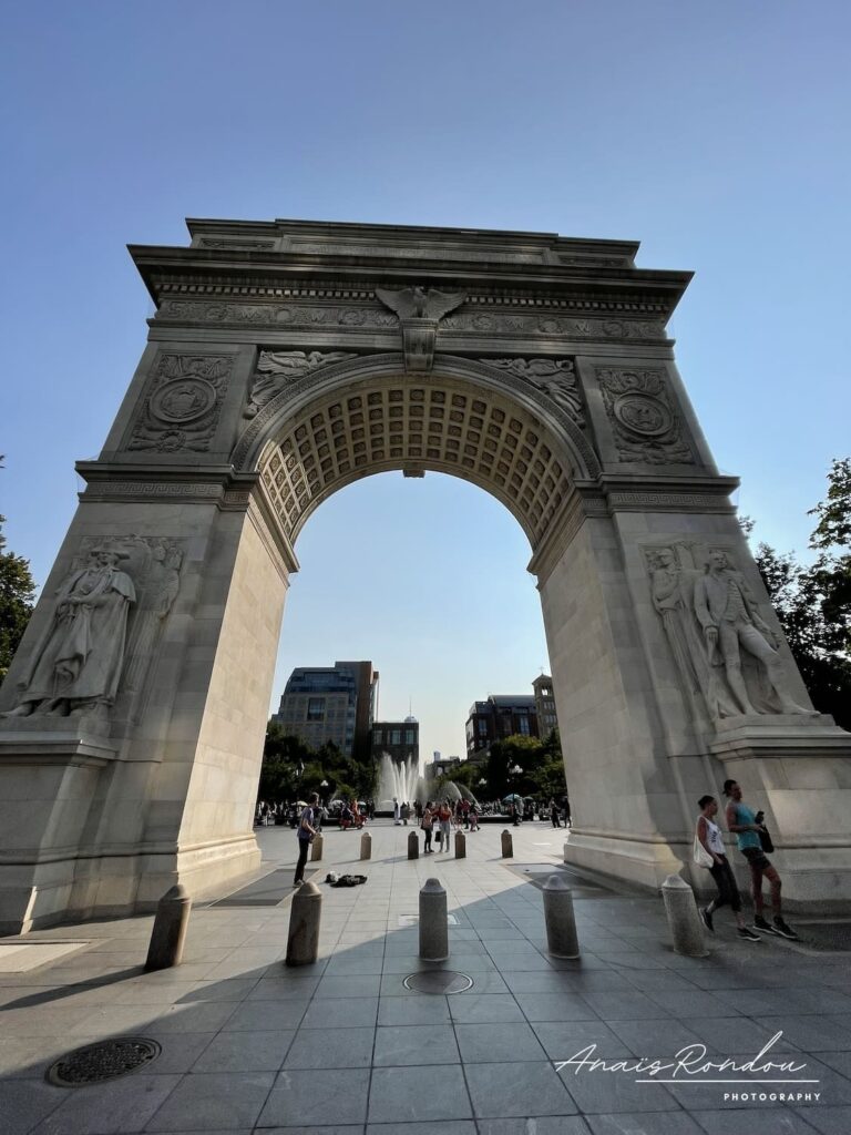 Porte d'entrée du parc de Hudson Square à New York